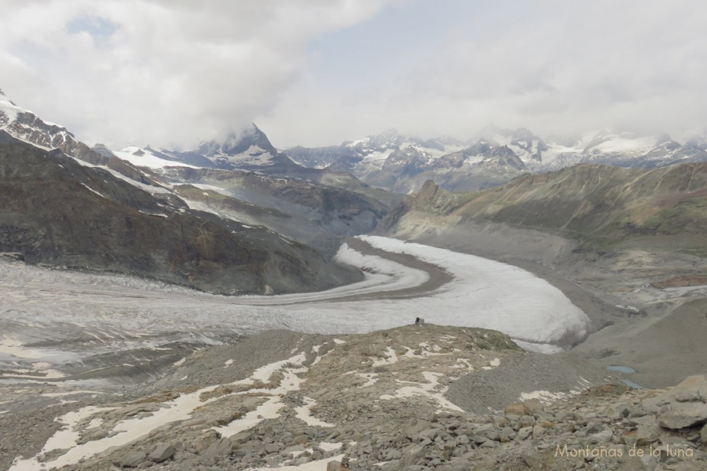 Acabado el Glaciar del Monte Rosa, abajo el Glaciar Grenx-Gorner